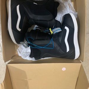 Vans Women’s Snowboard Boot